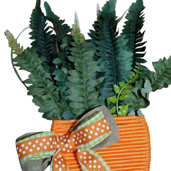 Easter Carrot door hanger - Picture 2 of 2